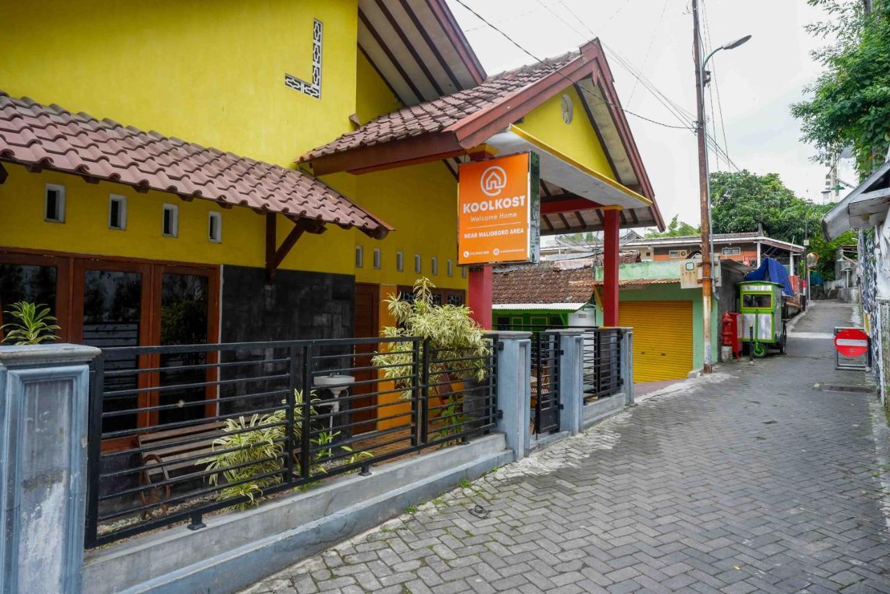 Koolkost Syariah Near Malioboro Area Hostel Yogyakarta Exterior photo
