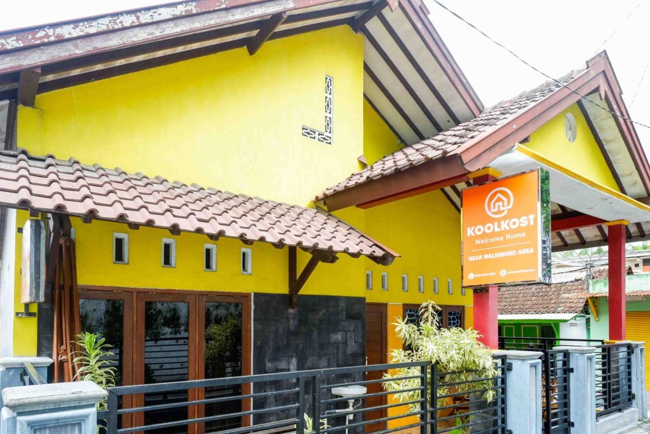 Koolkost Syariah Near Malioboro Area Hostel Yogyakarta Exterior photo